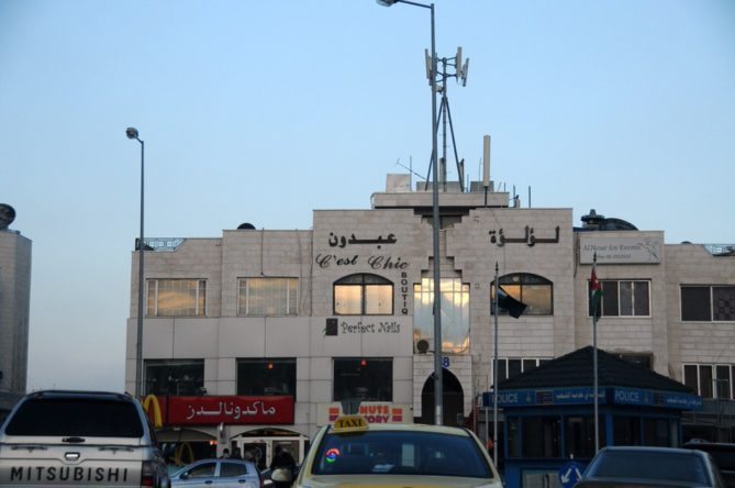 Amman Jordan falafel joints, embraces traditional Western restaurants