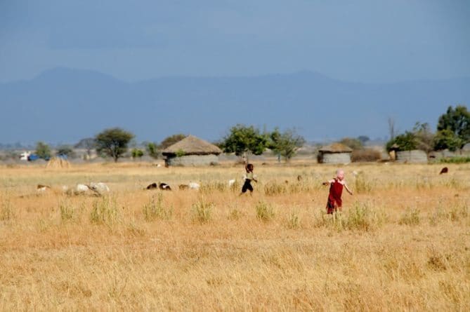 Adventure Holiday in Tanzania Africa - plains with kids