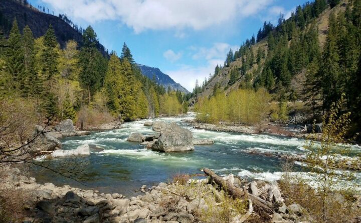 Hiking, Wenatchee River, Tumwater Canyon