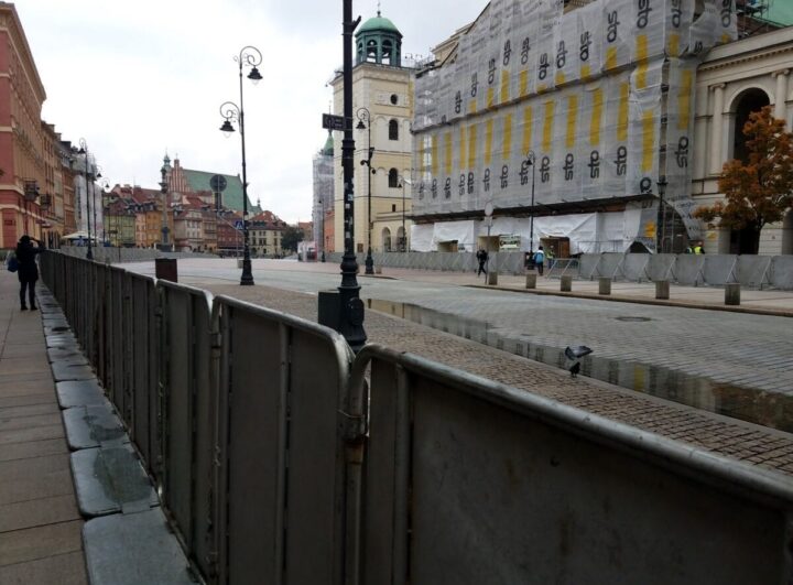 bad-warsaw-holiday - road to old town
