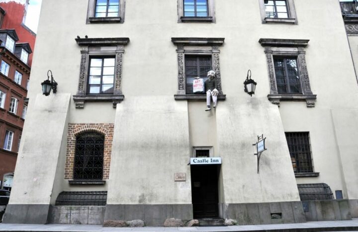 bad warsaw holiday - man in the window