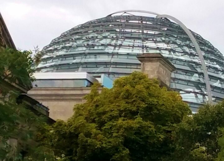 berlin boat cruise, spree river - Reichstag building