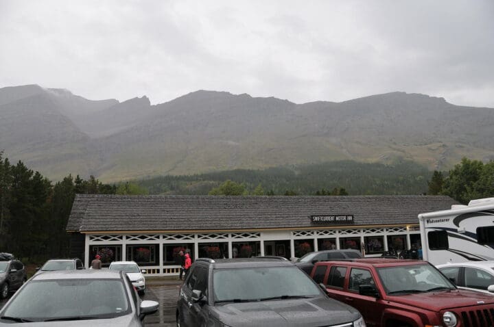Glacier National Park Itinerary - West, East and North East Glacier - paring at hotels