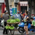 Women banana market